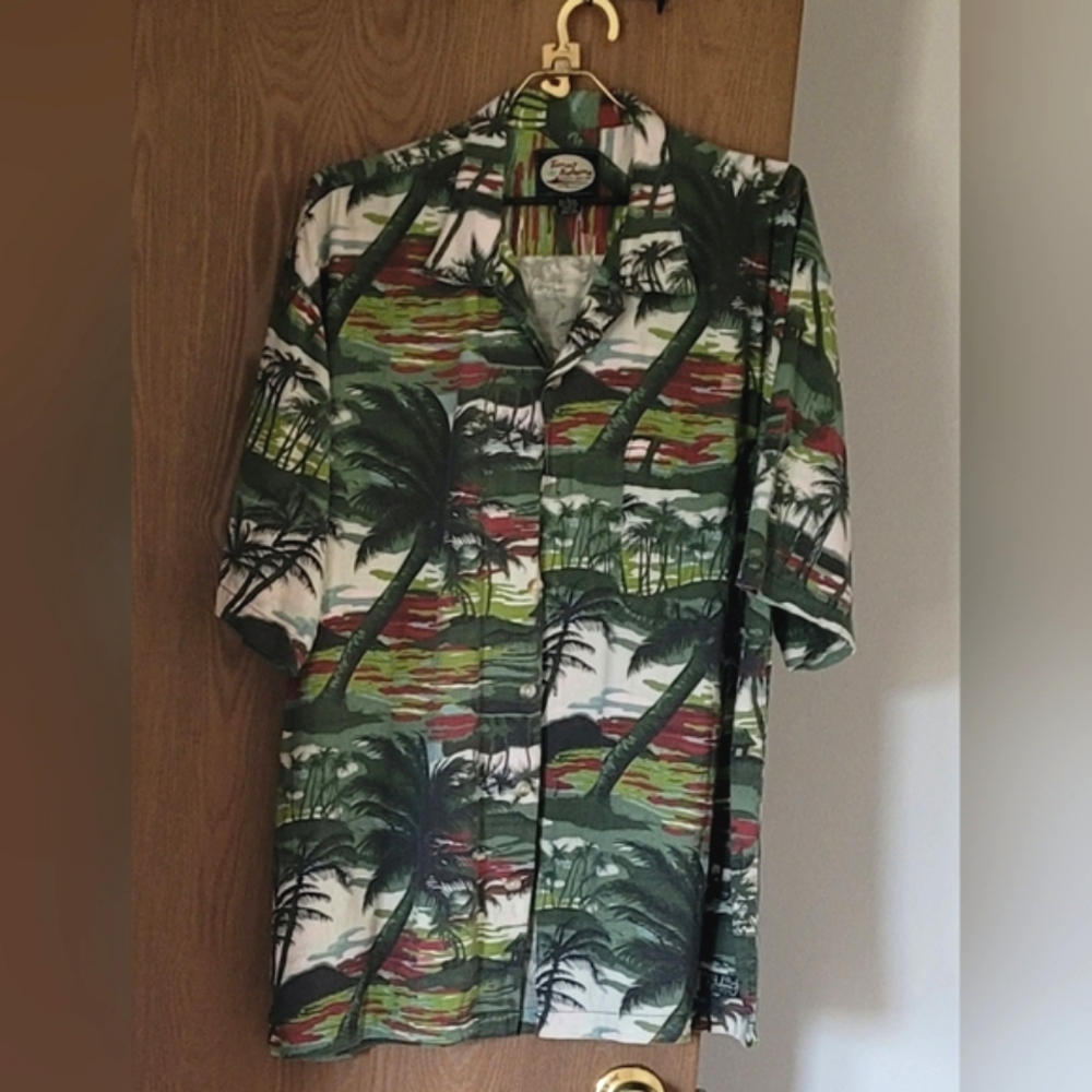 VTG TOMMY BAHAMA cotton, rayon tropical t-shirt :Large
